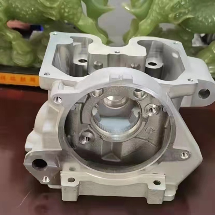 رأس أسطوانة دراجة نارية LC135  - مراجعة Motorcycle Cylinder وسعره