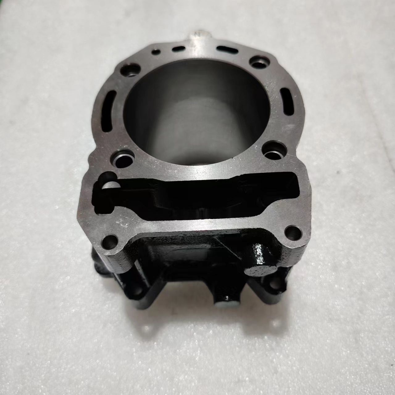 مجموعة اسطوانات محرك الدراجة ا - مراجعة Motorcycle Engine Kit وسعره